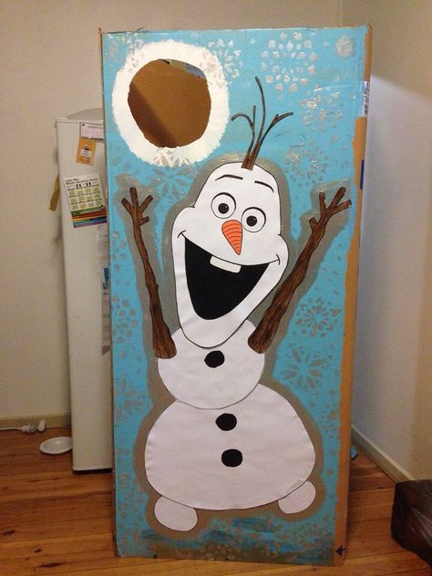 Frozen game Kindergarten Christmas Party, Christmas Fayre Ideas, Disney Christmas Party, Fun Christmas Party Ideas, Christmas Party Games For Kids, Christmas Pajama Party, Christmas Fair Ideas, School Christmas Party, Disney Frozen Birthday Party