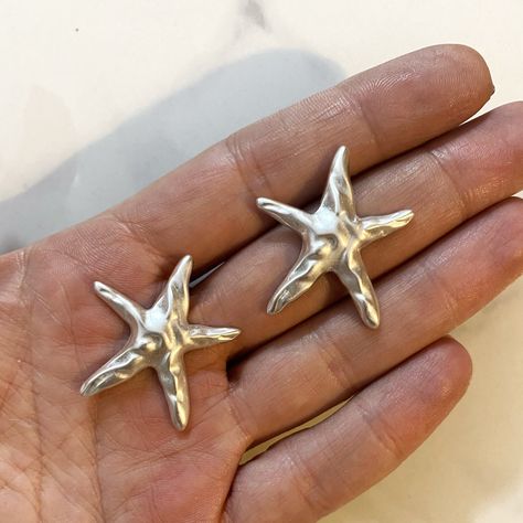 Nature Jewelry Aesthetic, Simple Jewelry Aesthetic, Stud Earrings Aesthetic, Casted Jewelry, Silver Earrings Aesthetic, Silver Statement Jewelry, Fish Earrings, Fish Jewelry, Earrings Aesthetic