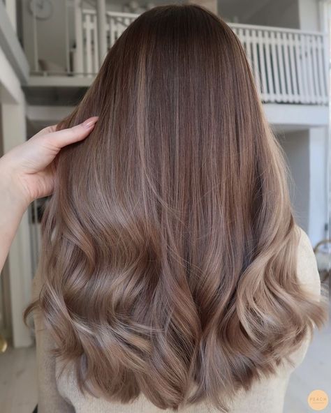 Soft Blonde Hair, Beige Hair, Brown Hair Looks, Brown Hair Inspo, Brunette Hair With Highlights, Vlasové Trendy, Brown Hair Balayage, Blonde Hair Inspiration, Pretty Hair Color