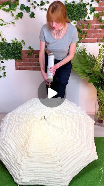 837 likes, 13 comments - 5mcdecor.official em August 6, 2024: "Transform an old umbrella into a mushroom foam lamp ⛱️ #transformation #recycle #upcycle #recycleoldstuffs #craftideas #handcrafted #idea #diy #5minutecrafts #decor". Old Umbrella Upcycle, Diy Oversized Halloween Decorations, Giant Teapot Prop Diy, Old Umbrella Ideas Diy, Foam Mushrooms Diy, Styrofoam Mushrooms Diy, Diy Mushroom Centerpiece, Diy Large Mushrooms, Mushroom Umbrella Diy