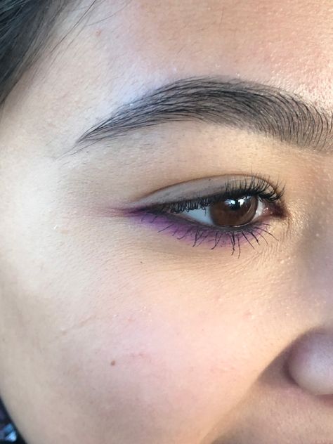 Blue Smudged Eyeliner, Purple Waterline Eyeliner, Purple Eyeliner Looks For Brown Eyes, Black And Purple Eyeliner, Purple Eyeliner Aesthetic, Night Club Makeup Ideas, Purple Makeup Brown Eyes, Purple Waterline Makeup, Purple Eyeliner Brown Eyes