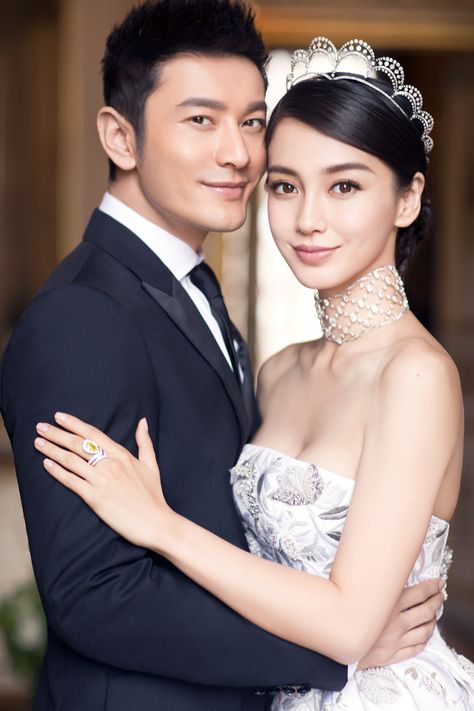 The diamond tiara, lent by Chaumet, to a lady called 'Angelbaby' and her new husband. May all their joys be little ones. Angelababy Wedding, Pose Pengantin, Wedding Hairstyles And Makeup, Wedding Photo Studio, Pose Fotografi, Korean Wedding, Wedding Couple Poses, Breathtaking Wedding, Wedding Photos Poses