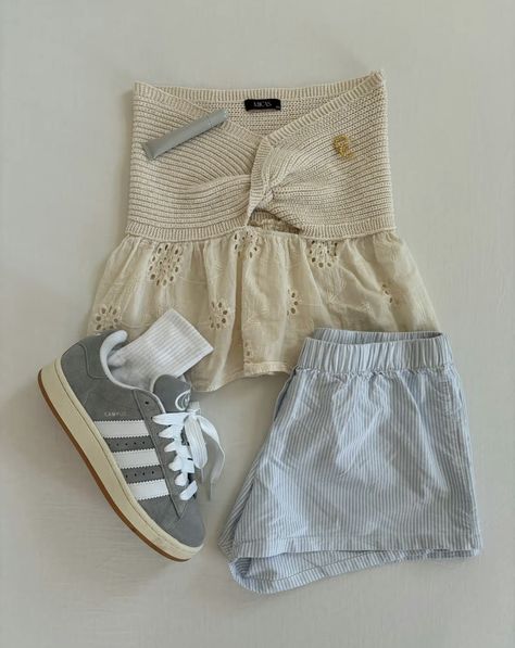 Brandy Shorts, Campus Outfit, Girly Fits, Downtown Outfits, Shorts Adidas, Outfit Layout, Outfit Inspo Casual, Cute Preppy Outfits, Adidas Campus