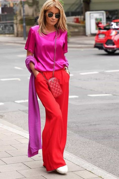 15 Red Pants Outfit Ideas That Look Sophisticated And Wearable Zara Linen Pants, Cobalt Blue Pants, Red Linen Pants, Red Pants Outfit, Gitta Banko, Tan Outfit, Linen Pants Outfit, Navy Blue Dress Pants, Flowy Romper