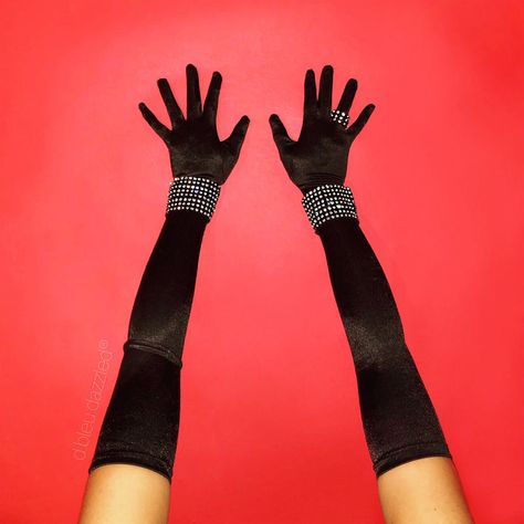 Black Gloves Outfit, Gloves With Rings, Gloves Aesthetic, Fancy Gloves, Long Black Gloves, Gloves Outfit, Opera Length Gloves, Dress And Gloves, Dress With Gloves