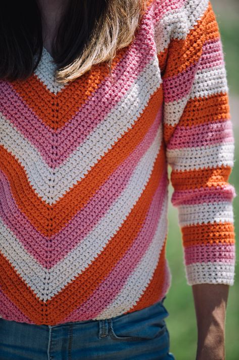 Ivanna Chevron Sweater - I Like Crochet Chevron Crochet Sweater, Chevron Crochet Patterns, Crochet Pullover, Crochet Cardigan Pattern Free, Crochet Wearables, Chevron Crochet, Chevron Sweater, Diy Sweater, Crochet Jumper