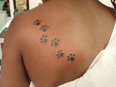 20 Amazing Paw Print Tattoos With Deep Connection - Tattoos Win Hand Print Tattoos, Cat Paw Print Tattoo, Cat Paw Tattoos, Kitty Tattoos, Pawprint Tattoo, Dog Paw Tattoo, Paw Tattoo, Face Tattoos, Tattoo Videos