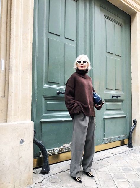 Greece Ghanem, Grandma Fits, Petit Women, Bibi Fashion, Grece Ghanem, Boho Fashion Over 40, 40 Fashion Women, Fashion For Women Over 40, Outfit Jeans