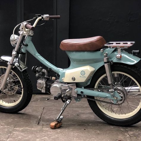 1998 Honda Dream 100 Custom by @benditamacchina from São Paulo, Brazil.… | Instagram Sepeda Retro, Honda Scooters, Honda C70, Cafe Racer Moto, Honda Scrambler, Scooter 50cc, Biker Photography, Motorcycle Magazine, Honda Super Cub