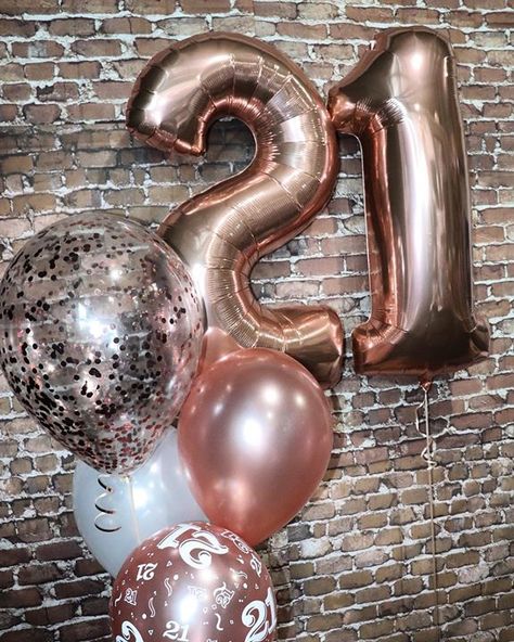 Rose Gold 21st balloons with confetti. 21st Balloons, Google Birthday, 21st Birthday Balloons, 21 Balloons, 21 Party, Guys 21st Birthday, 21st Bday Ideas, Birthday Goals, 21st Birthday Decorations