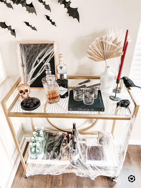 Bar Cart Styling Ideas, Halloween Apartment, Bar Cart Inspo, Halloween Bar Cart, Kids Halloween Food, Halloween Living Room, Halloween Decor Diy, Halloween Bar, Halloween Trends