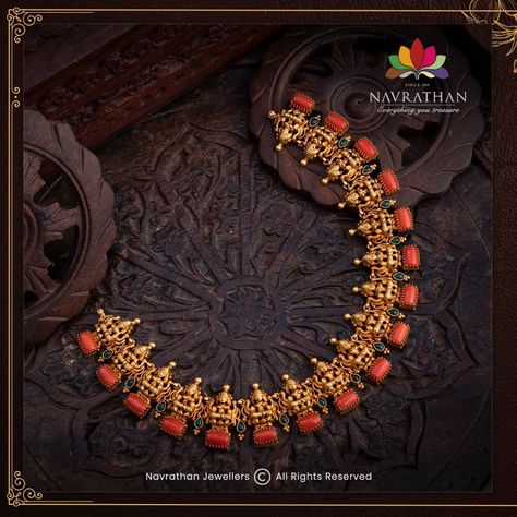 Don't Miss These Royal Looking Necklace Designs!! • South India Jewels Navarathan Jewellers, Navrathan Jewellers, Traditional Gold Necklace, Gold Necklace Sets, Coral Collection, Temple Jewellery Earrings, Antique Necklaces Design, Gold Jewelry Outfits, Antique Gold Jewelry Indian