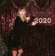 Taylor Swift New Years, Perfect Person, Taylor Swift New, Taylor Swift Red, Kesha, Taylor Swift Wallpaper, Taylor Swift Fan, Taylor Swift 13, Swift 3