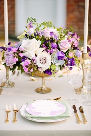 Wedding Centerpieces Purple, Purple Photography, Reception Florals, Purple Wedding Centerpieces, Purple Wedding Inspiration, Lush Wedding, Vintage Wedding Flowers, Romantic Wedding Receptions, Violet Wedding