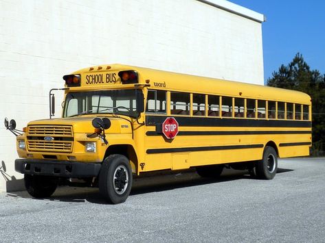 Blue Sky Wallpaper, Old School Bus, School Bus Conversion, School Buses, Old Lights, Vintage Vehicles, Sky Wallpaper, Bus Conversion, Chur