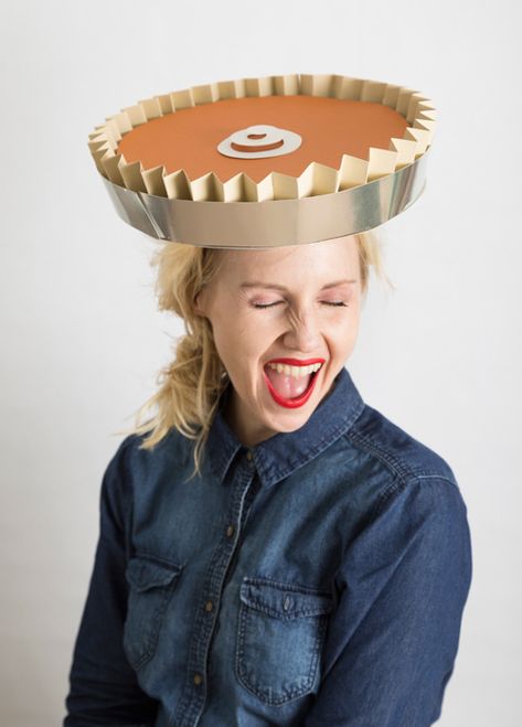 Start a new tradition of making hats for each other to wear on Thanksgiving like this pumpkin pie hat. Pumpkin Pie Costume Diy, Diy Silly Hat, Pie Costume Diy, Pumpkin Pie Costume, Brittany Jepsen, Pie Costume, Thanksgiving Costume, Thanksgiving Hat, Diy Hats