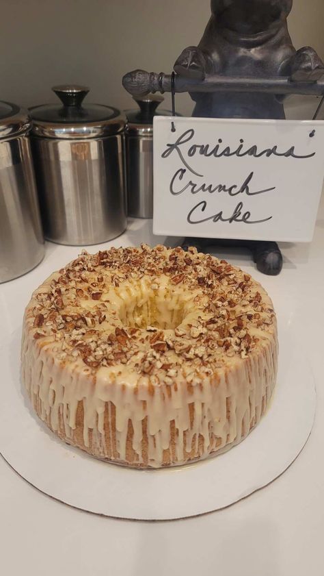 Louisiana Cake Recipes, Louisiana Crunch Pound Cake, Praline Crunch Cake, Louisiana Stranger Cake, Lane Cake Recipe Alabama, Cajun Recipes Louisiana Authentic Dessert, Louisiana Crunch Cake Recipe, Creole Desserts, Praline Pound Cake Recipe