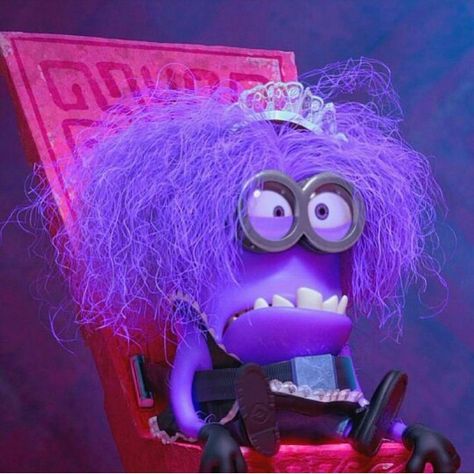 Purple minion Minion Matching Pfp, Minion Matching, Purple Cartoon Characters, Minion Photos, Yellow Minion, Purple Minions, Minion Halloween, Minions Bob, Couple Cosplay