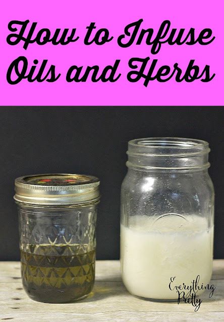 How to Infuse Oils With Herbs for DIY Recipes - Everything Pretty Lotion Recipe, Herb Recipes, Scrub Recipe, Herbs For Health, Herbal Infusion, Diy Beauty Recipes, Infused Oils, Herbal Oil, Diy Recipes