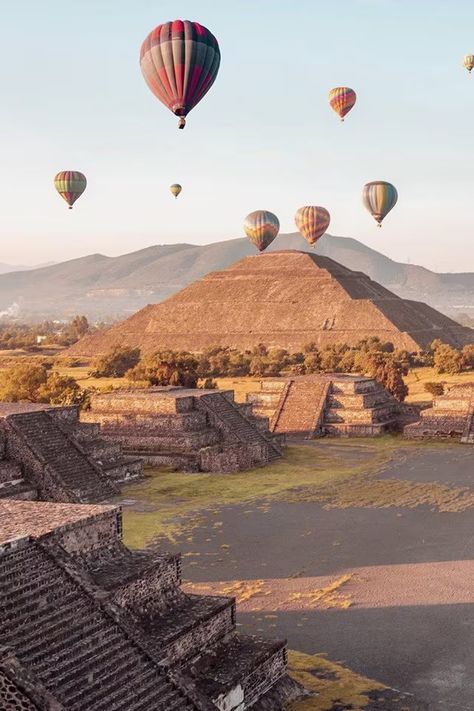 Mexico City - BEFORE BOOKING, PLEASE ASK FOR AVAILABILITY  CONTACT US:  IG :@teotours_mx, TeoToursMX    Enjoy a safe balloon ride experience!!  Capture beautiful panoramic photographs of the spectacular Teotihuacan pyramids at sunrise.     Complete  experience costs $3,500 MXN (215 USD)   Reservation through Airbnb app  $500 MXN (30 USD)   To be paid $3000 MXN ($185 USD)  Ask about our discounts for groups, from 3 people.    ITINERARY:    5:30 am Pick up at your accommodation in Mexico City (Condesa, Reforma, Private Flight, Teotihuacan Pyramid, Airbnb App, Private Flights, Mexico Culture, México City, Travel Bugs, Archaeological Site, Mexico Travel