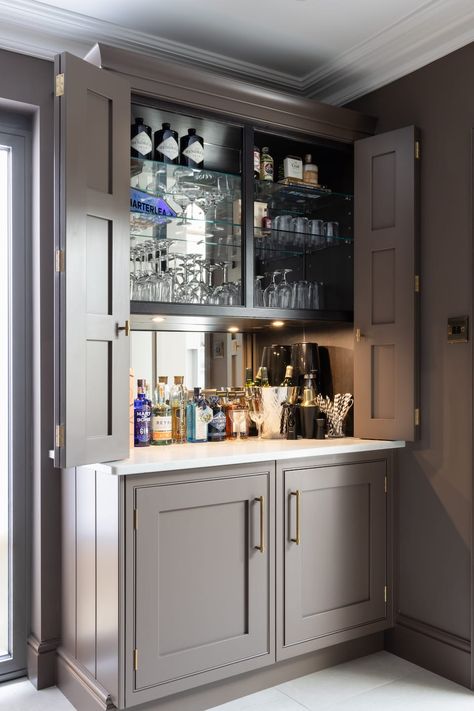 Large Drinks Cabinet, Built In Drinks Cabinet Kitchen, Built Ins In Kitchen, Office Bar Ideas, Built In Kitchen Bar, Understairs Bar, Bar Nook Ideas, Large Luxury Kitchen, Bar Cabinet Kitchen