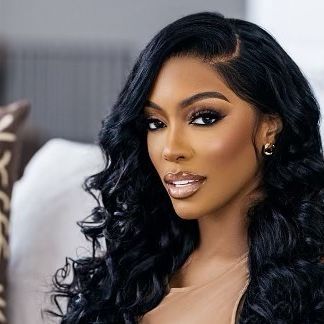 Porsha Guobadia on Instagram: "SALE❤️Who's ready for a little Valentine's surprise over at @GoNakedHair?? Each day this weekend we are having a new special offer for you, but make sure to get these deals quick as they will only be available for 24 hours❤️Enjoy 20% off all bundles today with the code BUNDLES20 🛍️" Ghanaian Traditional Wedding, African Dress Patterns, Mismatched Dresses, Ghanaian Wedding, Valentines Surprise, African Traditional Wedding Dress, Black And White Suit, Kente Dress, Long Distance Relationships