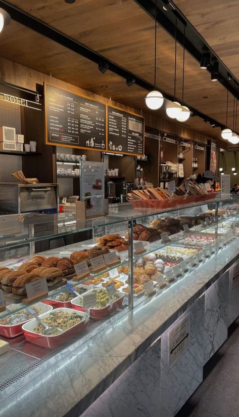 Bakery Outside Design, Interior Bakery Design, Luxury Bakery Interior, Aesthetic Bakery Interior, Bakery Owner Aesthetic, Cute Bakery Interior, Pastry Shop Aesthetic, Bakery Aesthetic Interior, Small Bakery Interior