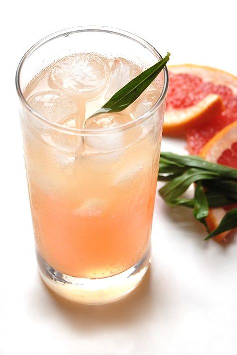 Gin Lemonade, Grapefruit Cocktail Recipes, Greyhound Cocktail, Grapefruit Cocktail, Brunch Cocktails, Grapefruit Juice, Tonic Water, St Germain, Vodka Cocktails