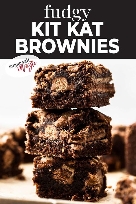 Kit Kat Brownies Recipe, Kitkat Brownies Recipe, Brownie Types, Kit Kat Dessert, Chewy Brownie Recipe, Kit Kat Recipes, Kit Kat Brownies, Ultimate Brownie Recipe, Brownies Chewy