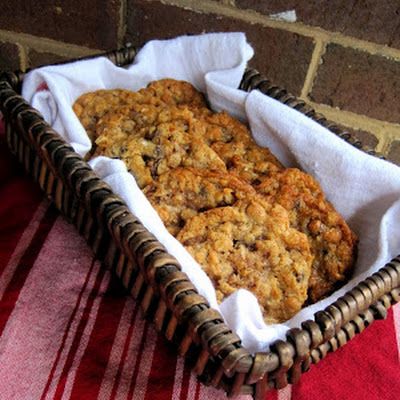 Laura Bush's cowboy cookies. The best ever! Cookies Cupcake, Laura Bush, Cowboy Cookies, Dessert Aux Fruits, Dried Figs, Yummy Sweets, How Sweet Eats, Eat Dessert, Sweets Desserts