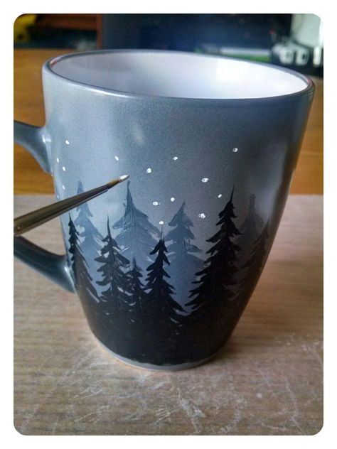 Ceramic Mug Painting, Pottery Painting Ideas Easy, Mug Painting, Ceramic Cafe, Diy Pottery Painting, Painted Coffee Mugs, Posca Marker, Painted Pots Diy, Paint Your Own Pottery