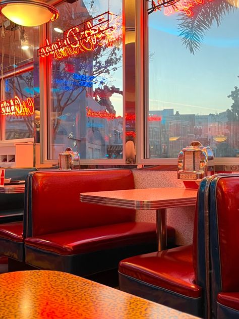 mel’s drive in! Drive In Aesthetic Vintage, 80s Drive In Movie Aesthetic, Mel’s Drive In, Vintage Drive In, 80s Restaurant Aesthetic, Old Diner Aesthetic, Old Americana Aesthetic, Drive In Movie Aesthetic, 70s Diner