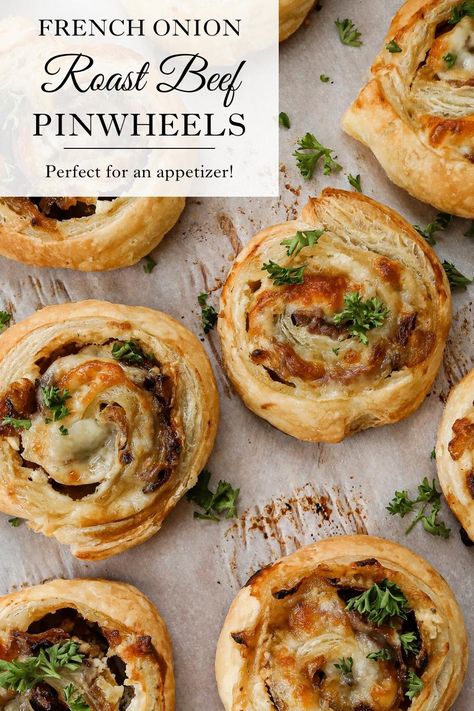 French Onion & Roast Beef Pinwheel appetizer recipe Roast Beef Appetizers, French Onion Roast, Roast Beef Pinwheels, Holiday Appetizer Ideas, Pinwheel Appetizer, Super Bowl Appetizers, French Appetizers, Puff Pastry Pinwheels, Beef Appetizers