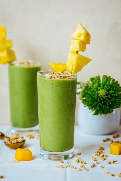 Smoothies For Constipation, Island Green Smoothie, Constipation Smoothie, Fiber Rich Fruits, High Fiber Fruits, Healthy Bowel Movement, Fiber Fruits, Stamp Of Approval, Constipation Relief