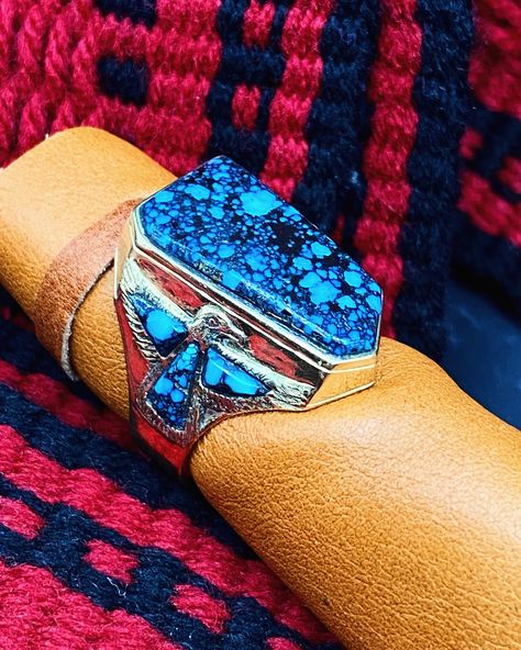 Turquoise Tuesday. The Eagle has landed. Lander Blue and 18k gold ring By master artist White Buffalo/Mike Perez. I was there when he picked the stone out. He had a gleam in his eye and the wheels were turning. All the turquoise came from one large cab. A true masterpiece that makes the heart take flight. One of a kind. #landerblue #landerblueturquoise #landerbluering #cowgirlstyle #cowboystyle #westernstyle #vintageturquoise #walkinbeauty #turquoisebeauty #westernfashion #jewelryad... The Eagle Has Landed, Turquoise Tuesday, Jewelry Ads, The Eagle, Cowboy Style, 18k Gold Ring, White Buffalo, Vintage Turquoise, Cowgirl Style