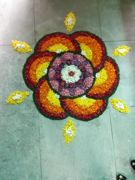 Pookkalam Athapookalam designs Simple Athapookalam Designs Simple, Pookolam Design, Pookalam Design Onam Simple Small, Simple Pookalam Designs, Athapookalam Designs, Pookkalam Designs, Petals Rangoli, Simple Pookalam, Opening Decoration