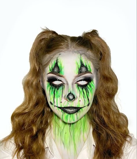 Rave Inspired Makeup, Clown Makeup Neon, Green Clown Makeup, Spooky Clown Makeup, Face Paint Makeup Looks, Crazy Clown Makeup, Scary Clown Makeup Creepy, Maquillaje De Payaso Mujer, Horror Clown Makeup