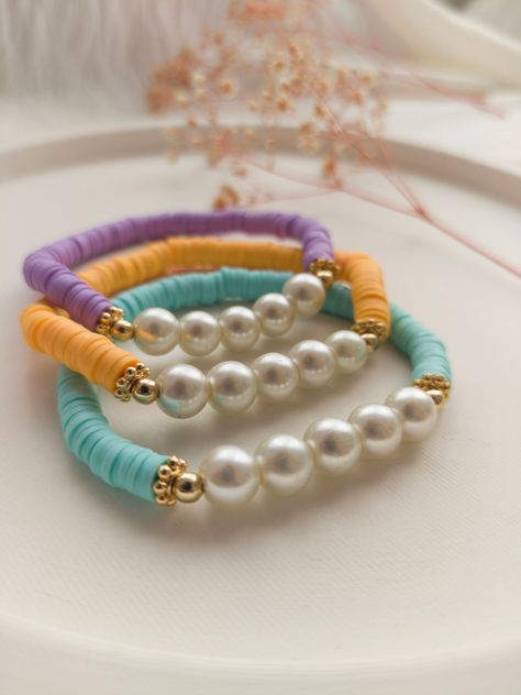 Excited to share the latest addition to my #etsy shop: Pearl Beaded Bracelet With Heishi Clay Bead Bracelet Ideas One Color, Pearl Heishi Bracelet, Beaded Stretch Bracelets Ideas, Beaded Bracelets Diy Ideas, Handmade Bracelets Ideas Beads, Polymer Clay Bracelet Ideas, Heishi Bracelet Ideas, Stretch Beaded Bracelets Diy, Heishi Jewelry