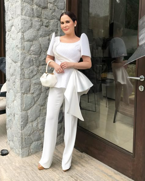 @jinkeepacquiao in #michaelleyva for 17th Congress at the Senate #sona2018 ❤️❤️❤️ make up b Jinkee Pacquiao Filipiniana, Ninang Outfit, Filipiniana Modern, Wedding Gown Plus Size, Modern Filipiniana Gown, Filipiniana Wedding Dress, Civil Dress, Modern Filipiniana Dress, Filipiniana Wedding