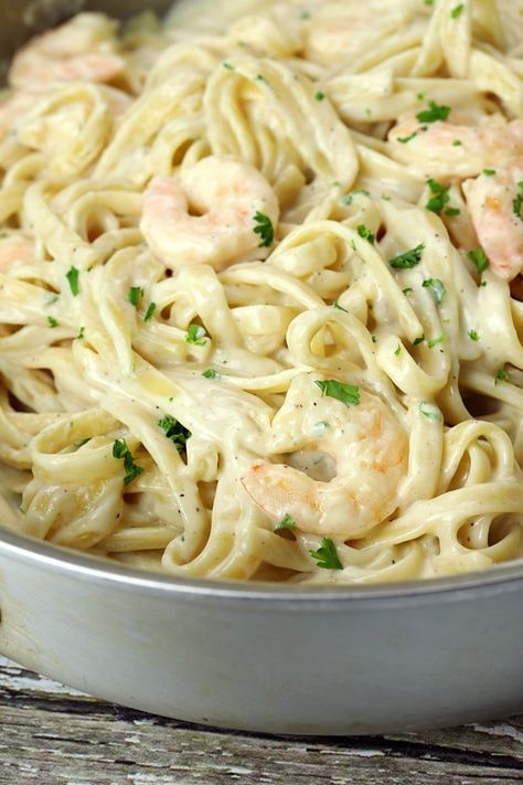 Shrimp Fettuccine Recipes, Shrimp Fettuccine Alfredo, Fettuccine Alfredo Recipe, Fettuccine Recipes, Shrimp Fettuccine, Pan Shrimp, Fettuccine Alfredo Recipes, Homemade Alfredo, Veggie Meals