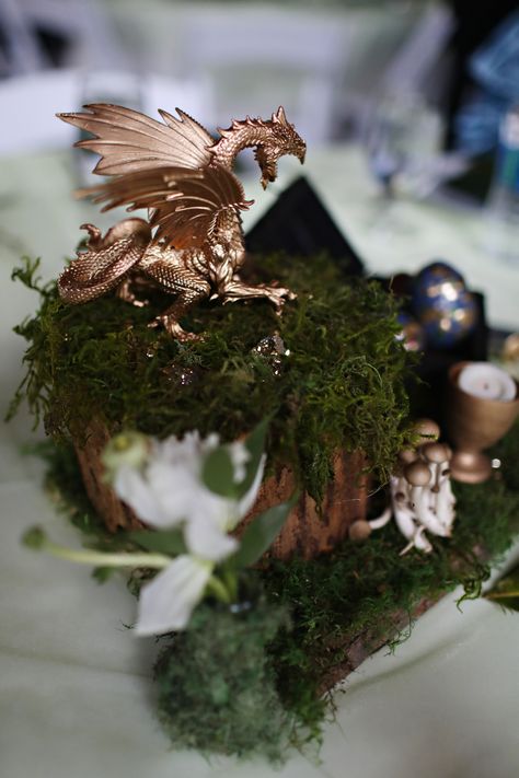 Fairytale Wedding Centrepiece, Dragon Wedding Decor, Elvish Wedding Theme, Dragon Theme Wedding, Magic The Gathering Wedding Ideas, Moody Fairytale Wedding, Fantasy Wedding Centerpieces, Mid Evil Wedding Theme, Fantasy Centerpieces