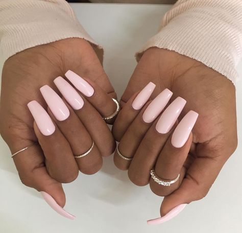 Pink glossy nails Unghie Sfumate, Light Pink Nails, Nagel Inspo, Pink Nail, Pink Acrylic Nails, Acrylic Nails Coffin, Coffin Nails Designs, Best Acrylic Nails, Long Acrylic Nails