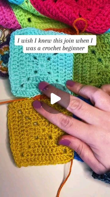 Crochet.house | Joining crochet squares with mattress stitch. Full tutorial: @Meema Makes Solid squares tutorial @Meema Makes  🎥 Source by: TT@meemamakes... | Instagram Crochet Holiday Gifts, Joining Crochet, Joining Crochet Squares, Crochet Wedding Gift, Crochet Projects To Sell, Crochet House, Crochet Dreams, Loom Projects, Granny Square Crochet Patterns Free