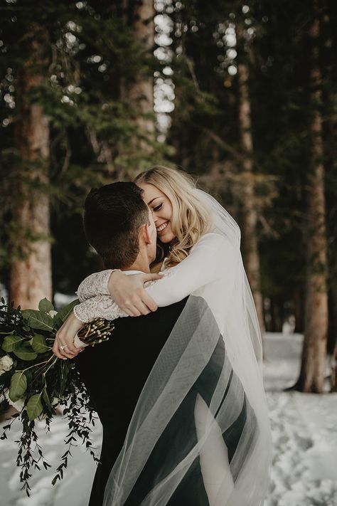 Winter Wedding Photography, Winter Wedding Gowns, Winter Wedding Photos, Summer Taylor, Snow Wedding, Winter Wedding Colors, Photography Winter, Wedding Photography Styles, Winter Wedding Inspiration