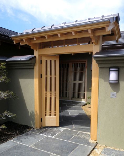 See a beautifully designed and crafted Japanese-style entrance gate and Japanese-style sliding front door located in Tiburon, CA on our website. Japanese Entrance, Japanese Roof, Japanese Fence, Japanese Gate, Japanese Door, Japanese Home Design, Japanese Tea House, Japanese Style House, Exterior Doors With Glass