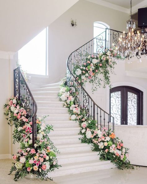 Wedding Staircase Decoration, Bridal Room Decor, Wedding Staircase, Wedding Ceremony Decorations Indoor, Bangkok Wedding, Digital Wedding Invitations Design, Event Entrance, Flower Backdrop Wedding, Majlis Perkahwinan