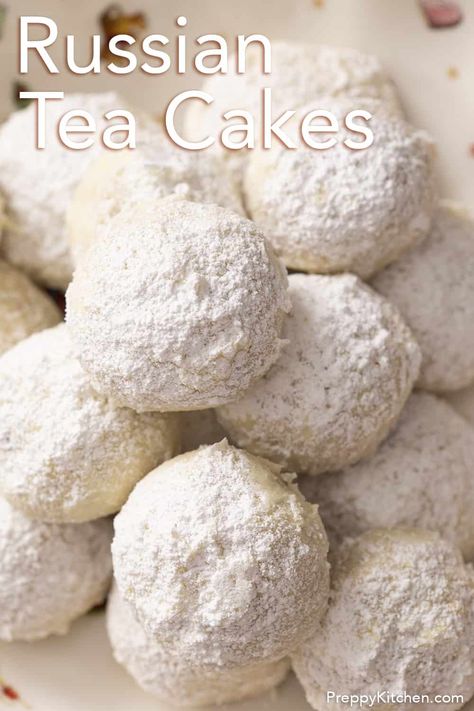 These delicious Russian tea cakes are a classic, easy to make holiday treat filled with walnuts and coated in powdered sugar. Recipe For Russian Tea, Russian Tea Cakes Cookies, Russian Tea Cakes Recipe, Tea Cookies Recipe, Russian Teacakes, Butterball Cookies, Russian Tea Cookies, Russian Tea Cakes, Cake Mom