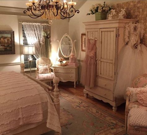 Chic Bedroom Ideas For Women, Shabby Chic Bedroom Ideas, Chic Bedroom Ideas, Bedroom Ideas For Women, Hiasan Bilik Tidur, Shabby Chic Room, Decor Shabby Chic, Dekorasi Kamar Tidur, Shabby Chic Bedroom