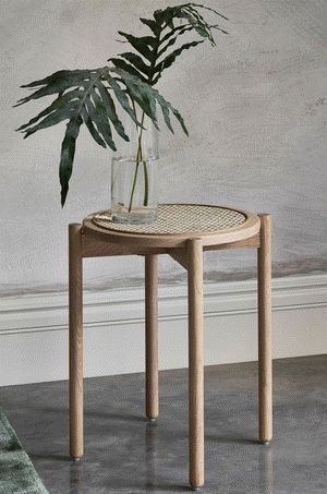 Meja Industrial, Studio Minimalist, Painted Side Tables, Drum Side Table, Cane Furniture, Round Accent Table, Aromatic Candles, Square Side Table, Table Vintage