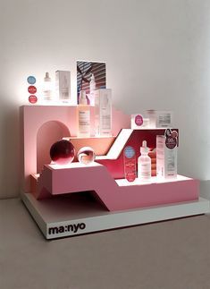 Cosmetics Display Stand, Pos Design, Module Design, Makeup Display, Design Factory, Event Booth, Visual Merchandising Displays, Pos Display, Kiosk Design